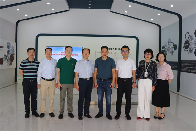 16625103634477455E7E.jpg IMG_5705.jpg