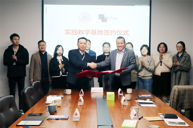 16777264019647724B0C.jpg 2.jpg