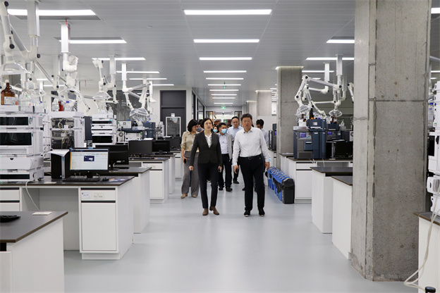 168413439250966831D2.jpg 3.jpg