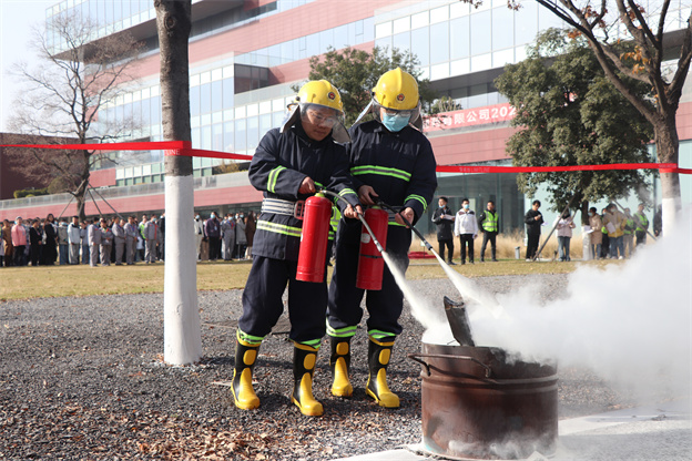 1701855424775561BE13.jpg 4.jpg