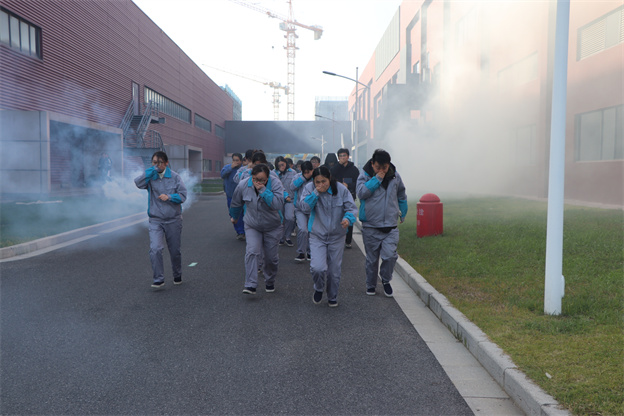 173269566560584430DA.jpg 5.jpg