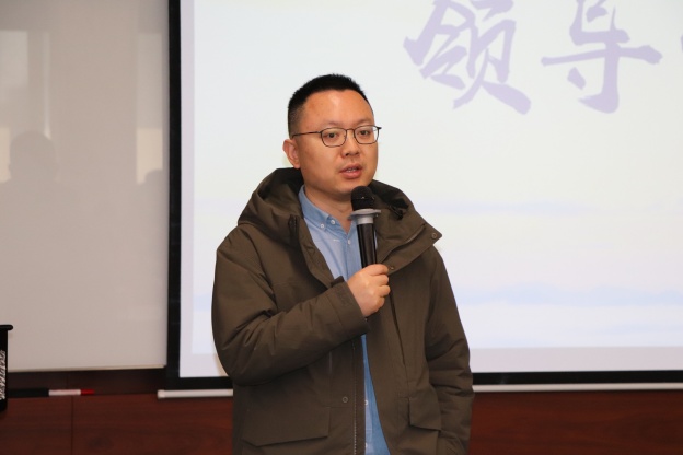 17399513761240348DC7.jpg 4.3.JPG